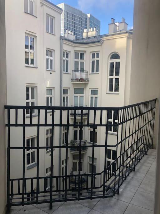 Pop Apartment Nowogrodzka Warsaw Exterior photo